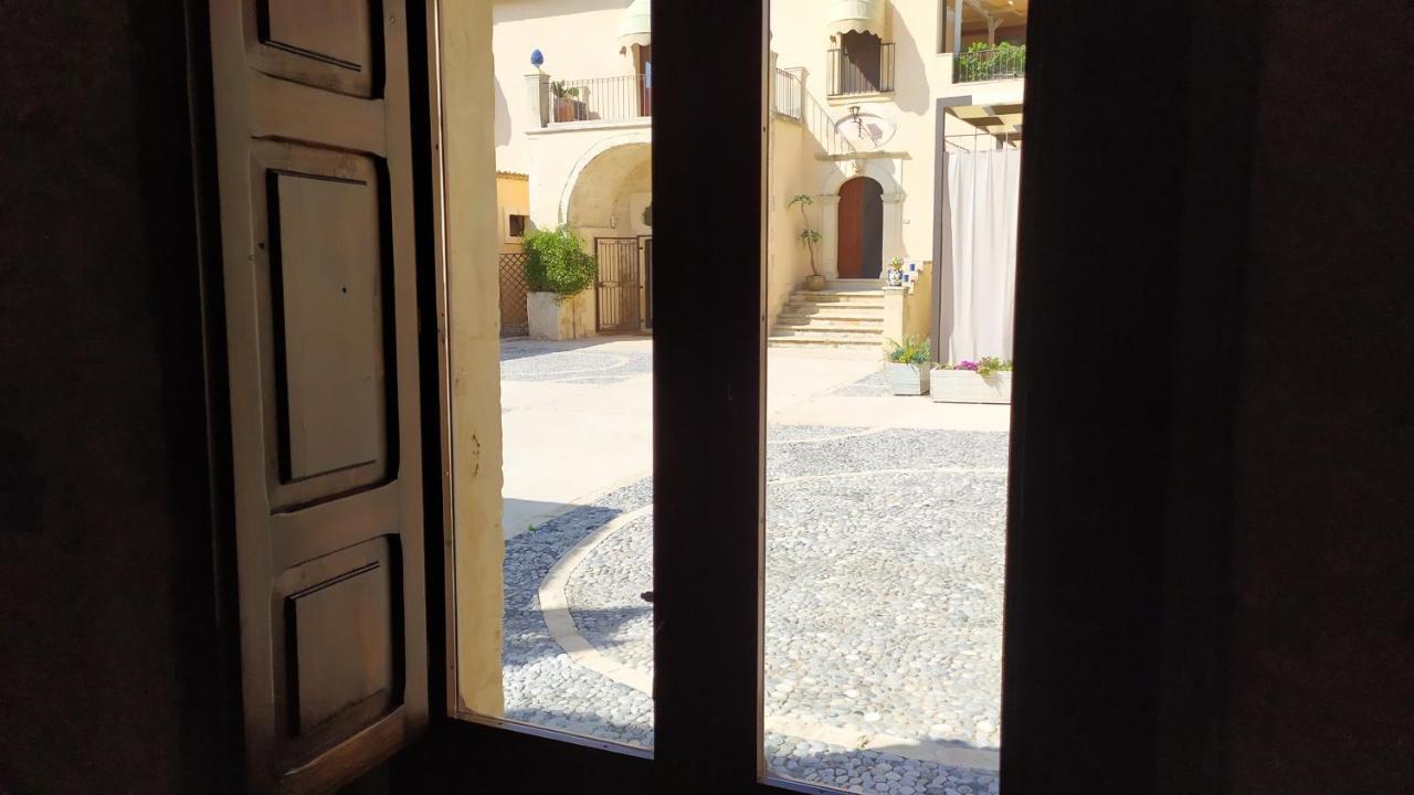 Chiusa Di Carlo Agriturismo Avola Exterior photo